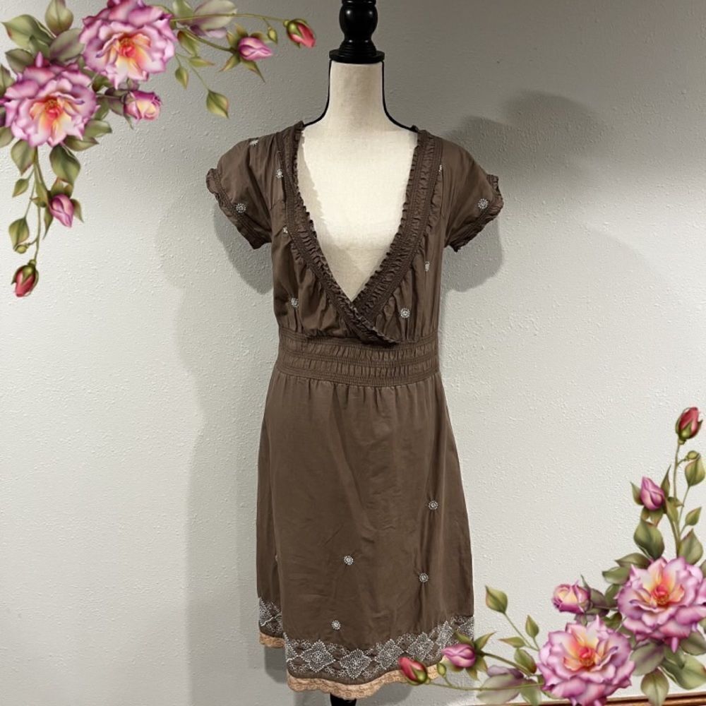 Clearance!!! Embroidered v-neck dress‎